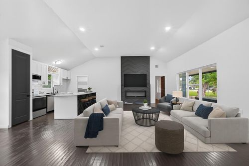 209 Leago St, Houston, TX, 77022-1517 | Card Image