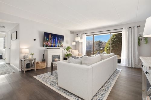 apt-8-3 Ledgewood Way, Peabody, MA, 01960-1355 | Card Image