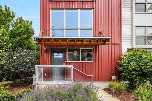 1730 Sw Barton Street, Seattle, WA, 98106 | Card Image