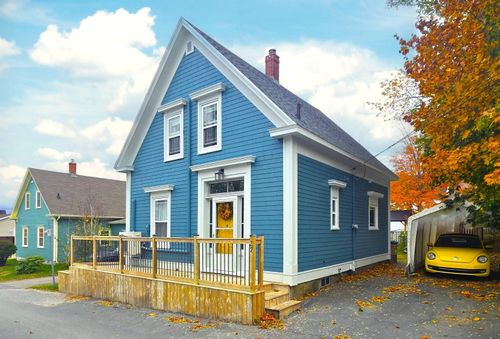 29 School St, Mahone Bay, NS, B0J2E0 | Card Image