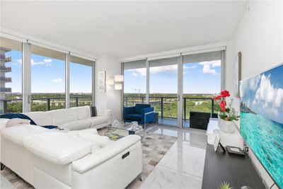 1701 - 16385 Biscayne Blvd, Condo with 3 bedrooms, 3 bathrooms and null parking in North Miami Beach FL | Image 2