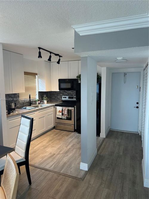 421-3048 E Sunrise Lakes Dr, Sunrise, FL, 33322-1734 | Card Image