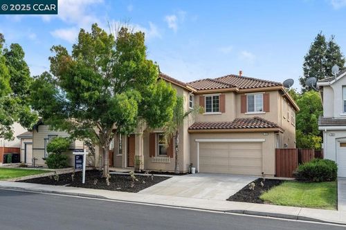 230 Wisteria Ln, Tracy, CA, 95377-8768 | Card Image