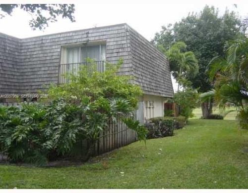a18-2060 Sw 90th Ave, Davie, FL, 33324-6872 | Card Image