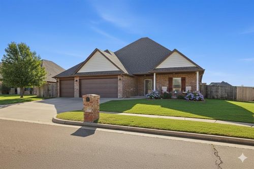 11648 Nw 111th St, Yukon, OK, 73099-8018 | Card Image