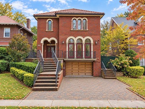 11024 69th Ave, Forest Hills, NY, 11375-3916 | Card Image