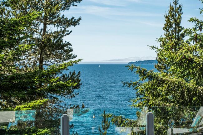 1050 Roxview Crt, House other with 4 bedrooms, 6 bathrooms and 3 parking in Sooke BC | Image 31