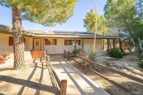 54940 Benecia Trl, Yucca Valley, CA, 92284-2414 | Card Image