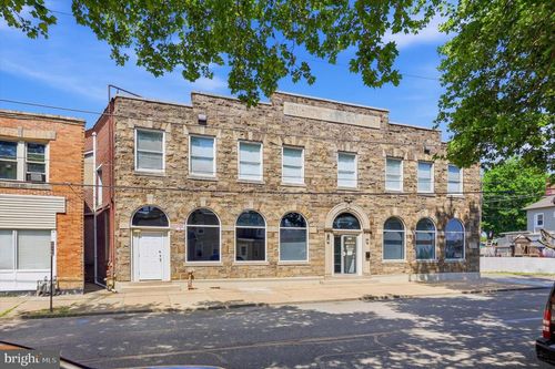 806 Beaver St, BRISTOL, PA, 19007-3825 | Card Image