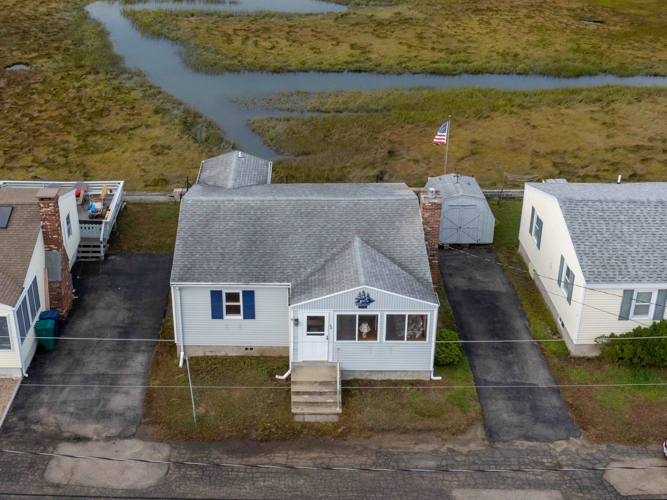 Hobson Ave, Hampton, NH 03842