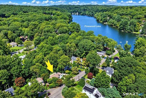 55 Old Sawmill Rd, Trumbull, CT, 06611-3349 | Card Image