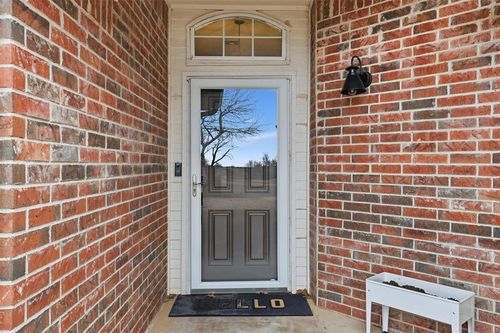 900 N Blackwelder Ave, Edmond, OK, 73034-5541 | Card Image