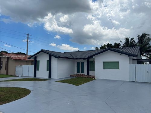 590-590 E 52nd St, Hialeah, FL, 33013-1650 | Card Image