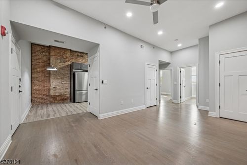 3a-28 W Main St, Somerville, NJ, 08876-2203 | Card Image