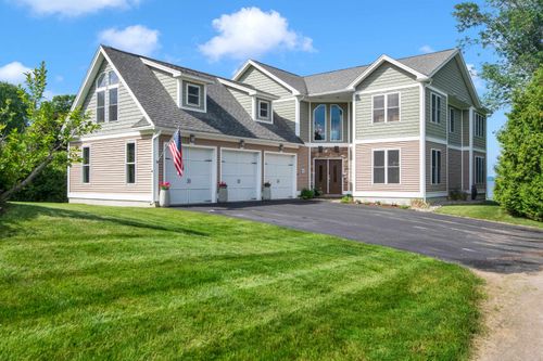 2024 Porters Point Rd, Colchester, VT, 05446-9511 | Card Image