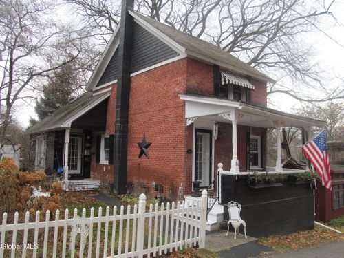 16 Elbow St, Greenwich, NY, 12834-1326 | Card Image