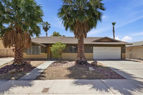 3221 E Rochelle Ave, Las Vegas, NV, 89121-5117 | Card Image