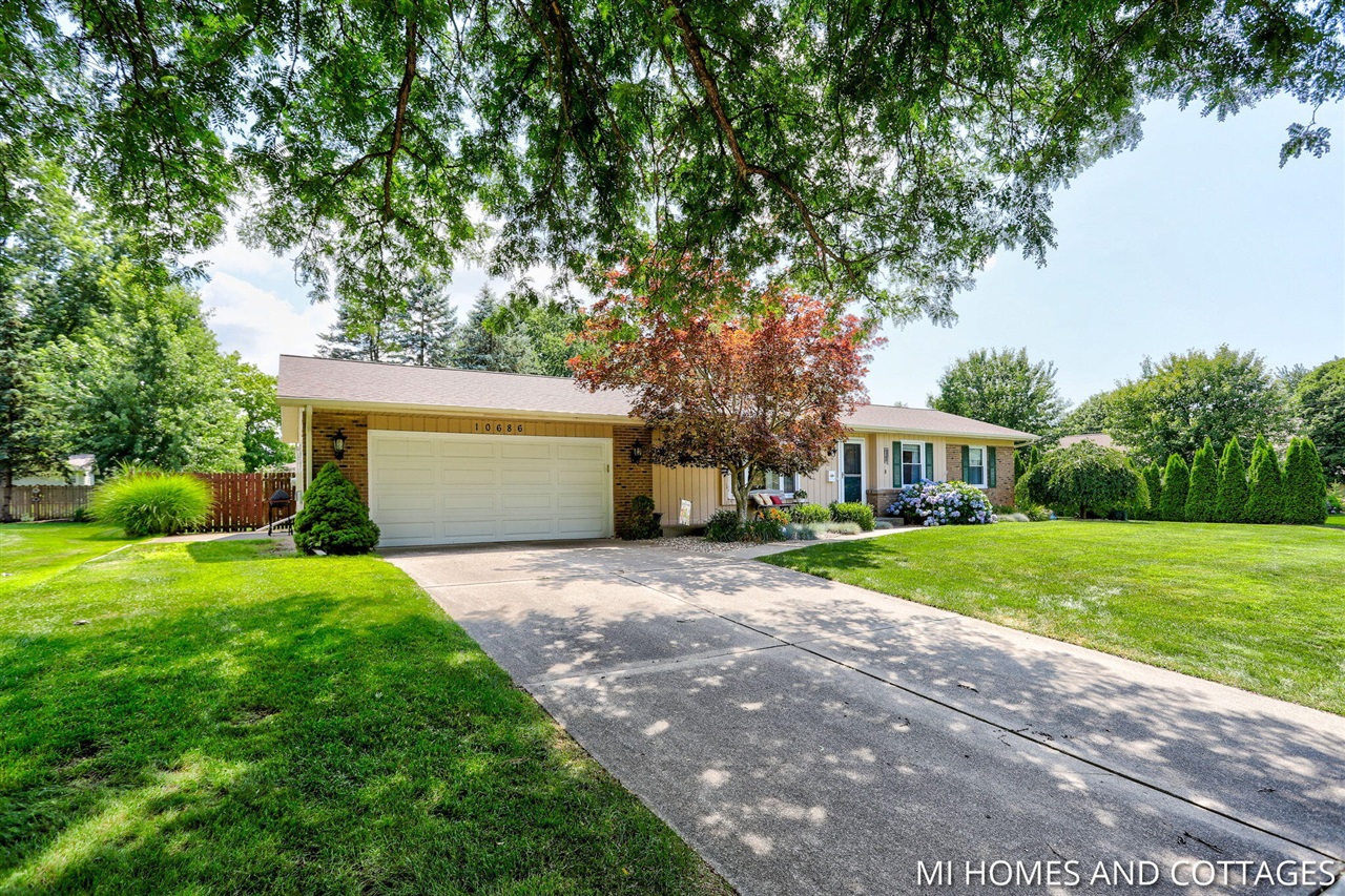 Brookview Dr, Zeeland, MI 49464