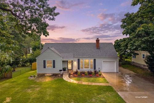 5600 Roe Blvd, Roeland Park, KS, 66205-2514 | Card Image