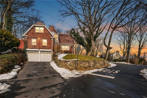 34 Holsman Rd, Staten Island, NY, 10301-4427 | Card Image