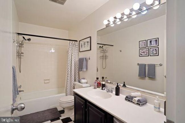 APT-21C - 1521 Northgate Sq, Condo with 3 bedrooms, 2 bathrooms and null parking in RESTON VA | Image 21
