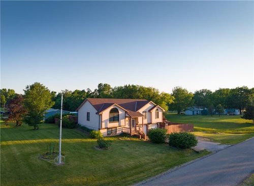 220 E 7th Street, Pomona, KS, 66076 | Card Image