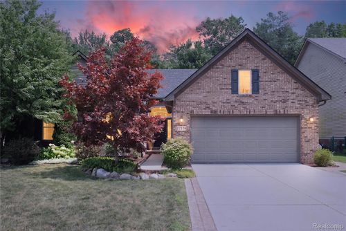17174 Dew Point Ct, Brownstown Twp, MI, 48174-5929 | Card Image
