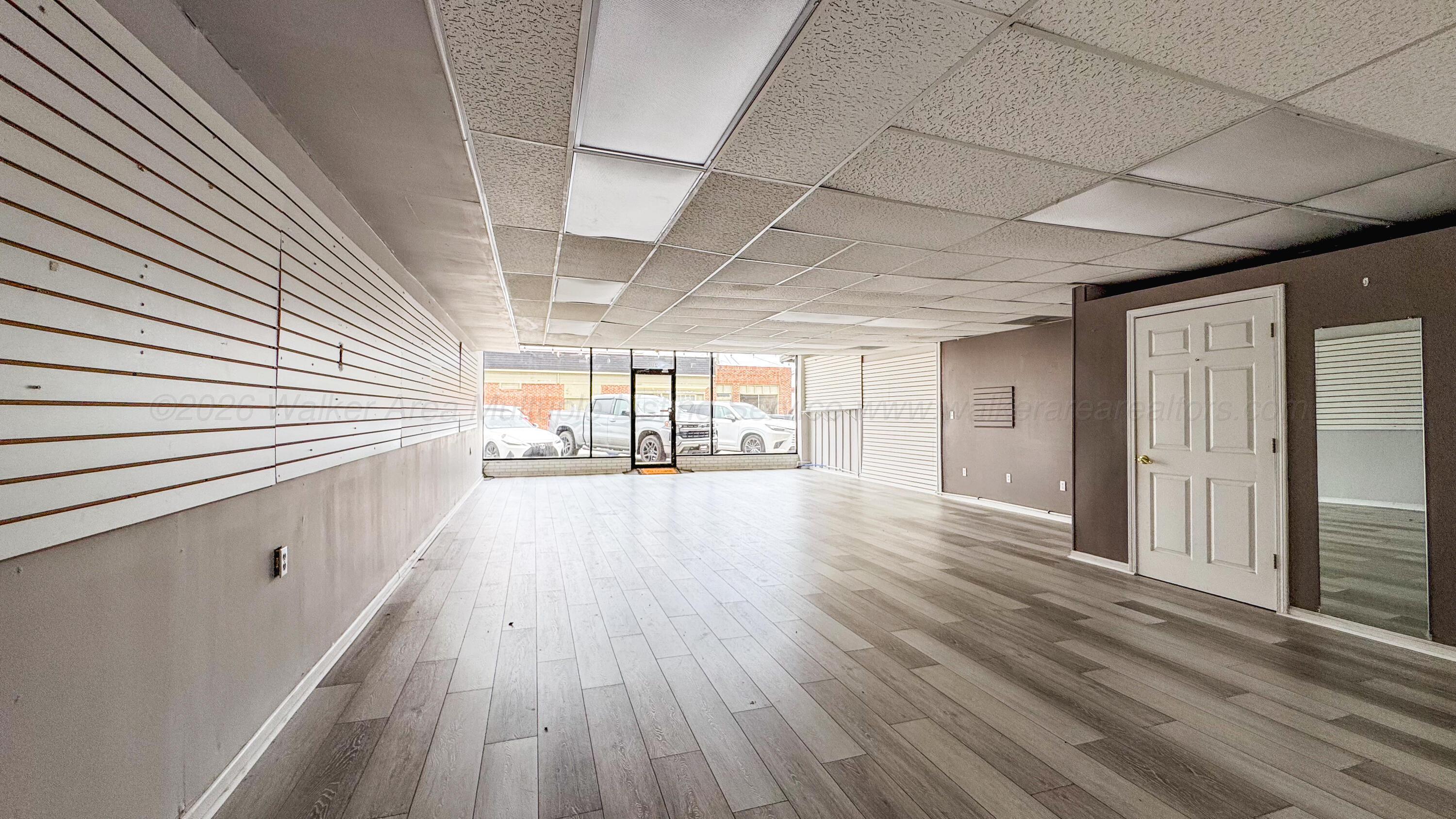 Commercial Sale in Hamilton 3