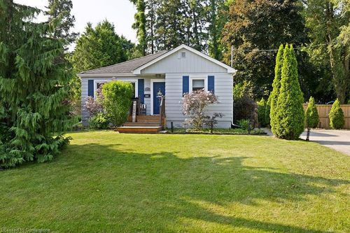 32 Cumming Crt, Ancaster, ON, L9G1V3 | Card Image