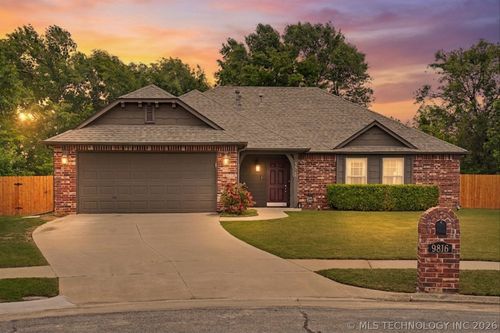 9816 E 109th Street, Owasso, OK, 74055 | Card Image
