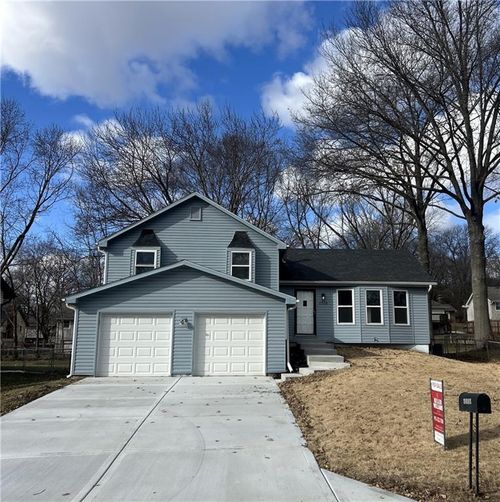 6506 N Delta Ave, Kansas City, MO, 64151-2207 | Card Image