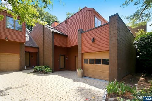 6 Old Quarry Rd, Englewood, NJ, 07631-5123 | Card Image
