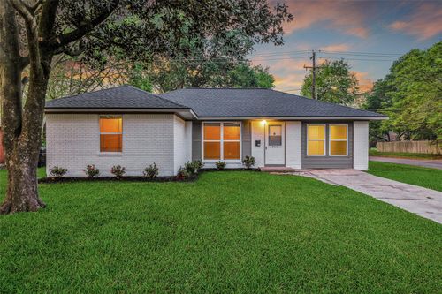 4421 Lido Ln, Houston, TX, 77092-4315 | Card Image