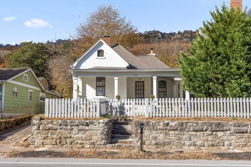 4415 Saint Elmo Ave, Chattanooga, TN, 37409-1637 | Card Image