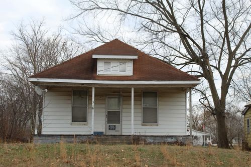 311 Wabash Ave, Centralia, IL, 62801-6120 | Card Image