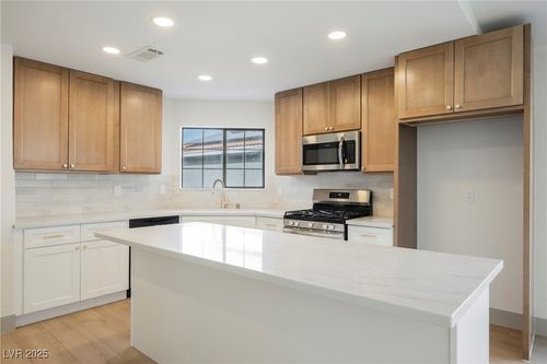 1732 Yellow Rose St, Las Vegas, NV, 89108-2001 | Card Image