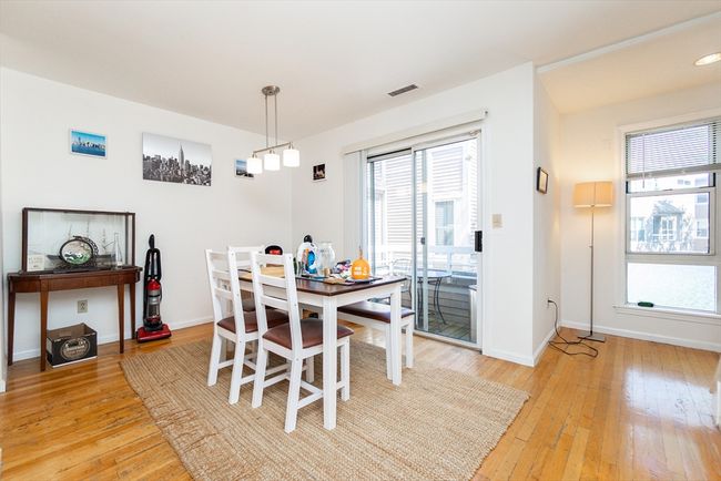 31 - 31 Henry St, House attached with 2 bedrooms, 3 bathrooms and 1 parking in Cambridge MA | Image 17
