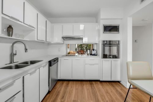 apt-203-170 Lakeview Dr, Weston, FL, 33326-2541 | Card Image