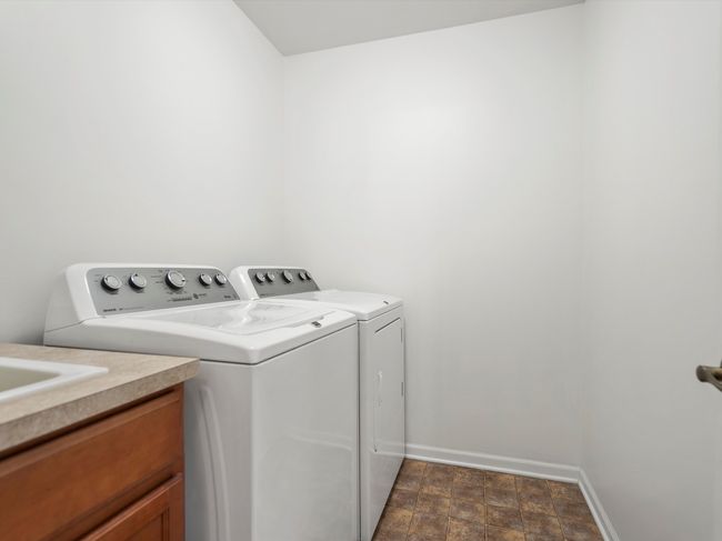 1051 Paddock Ln, Condo with 2 bedrooms, 2 bathrooms and null parking in South Lyon MI | Image 25