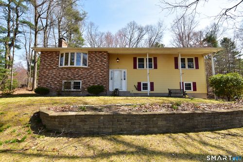 45 Grissom Rd, Manchester, CT, 06042-2218 | Card Image