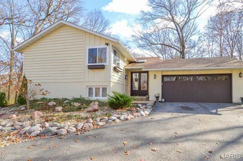 8552 Naumann Dr, Waterloo, IL, 62298-5333 | Card Image