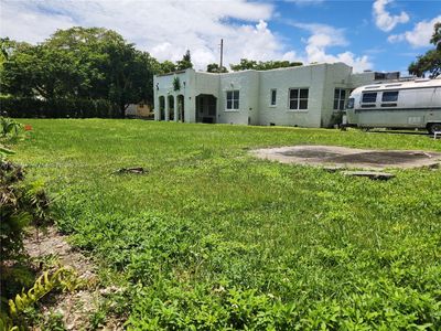 5735 Sw 12th St, House other with 3 bedrooms, 1 bathrooms and null parking in West Miami FL | Image 2