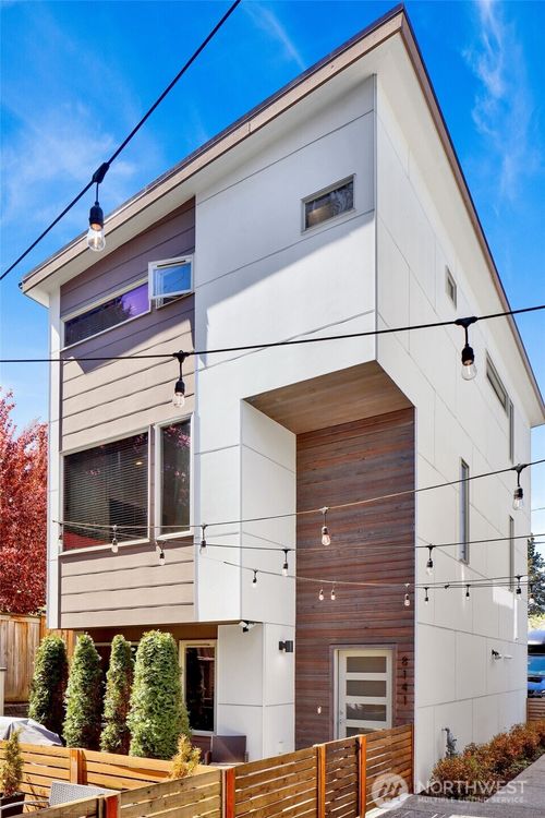 8141 Delridge Way Sw, Seattle, WA, 98106-1720 | Card Image