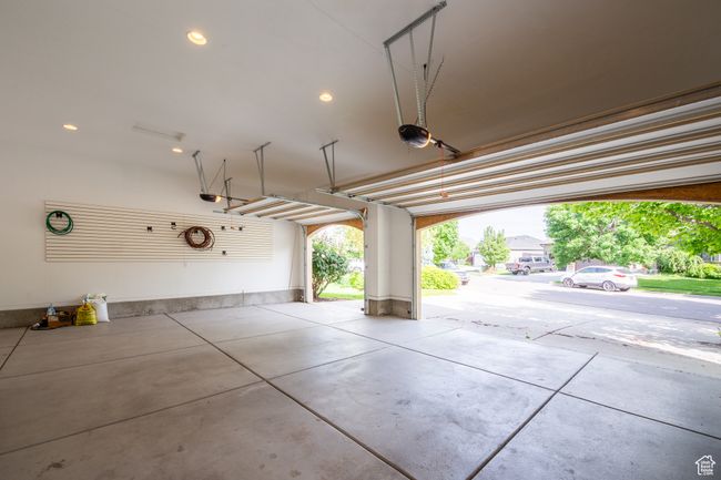 Spacious 3 car garage | Image 32