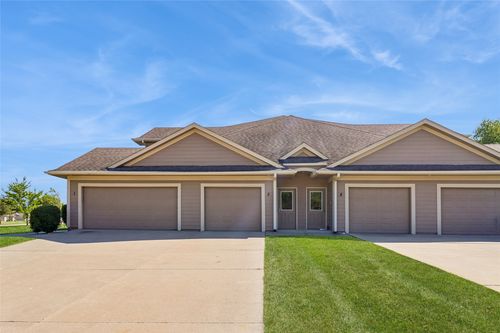 2-2702 Ne Oak Dr, Ankeny, IA, 50021-4779 | Card Image