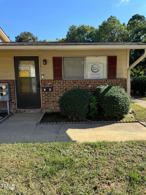 apt-j1-130 S Estes Dr, Chapel Hill, NC, 27514-2878 | Card Image