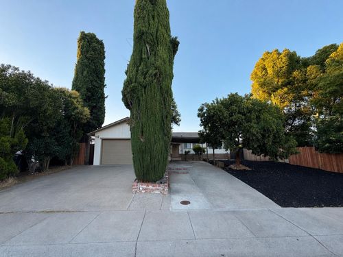 7430 Cosgrove Way, Sacramento, CA, 95822 | Card Image