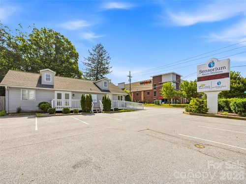 2124 Hendersonville Rd, Arden, NC, 28704-5704 | Card Image