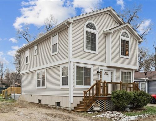 35 Tremont Rd, Fox Lake, IL, 60020-1742 | Card Image