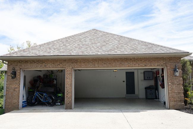 3 car garage. | Image 93